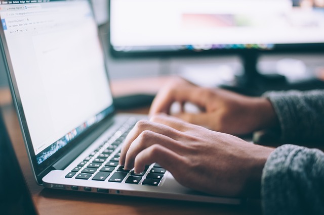 Beneficios clave del software de gestión de activos para empresas